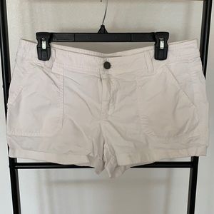 Hinge white twill shorts